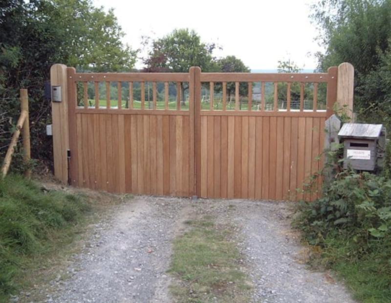 Maresfield Hardwood Gates (Straight or Curved Top) 